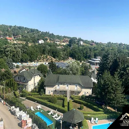 아파트 - Anonim 1 I 2