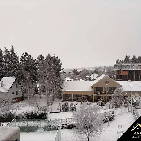 아파트 - Anonim 1 I 2 *