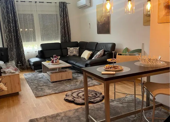 아파트 - Anonim 1 I 2 *